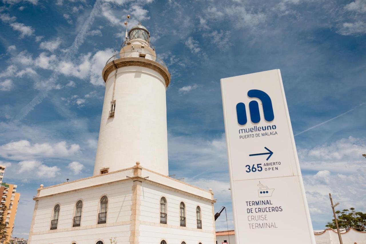 Apartament In The Historic Center Of Malaga, Very Close To The And The Ave Train Station, With Private Parking